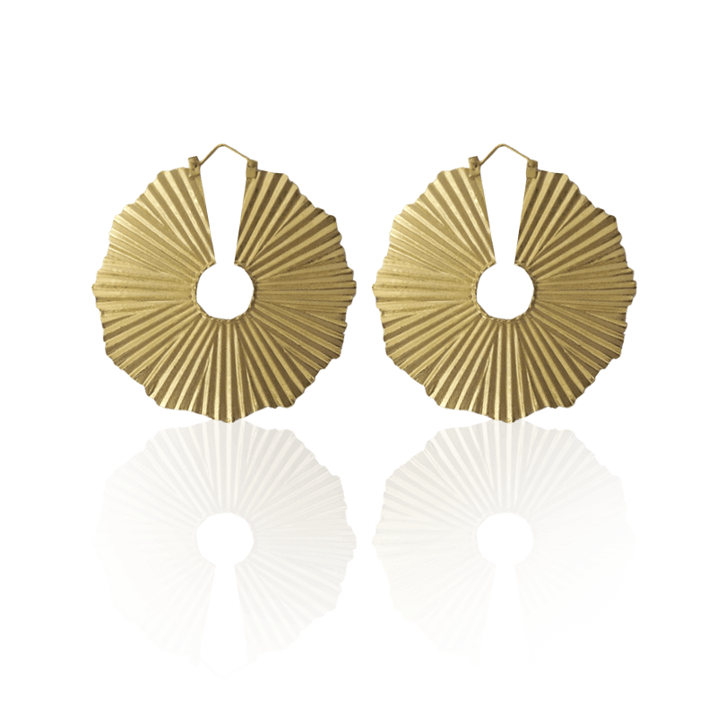 24k Colombian gold platted brass. Conflict free, non-allergic, handmade in Colombia. Sustainable jewelry, gold plated earrings